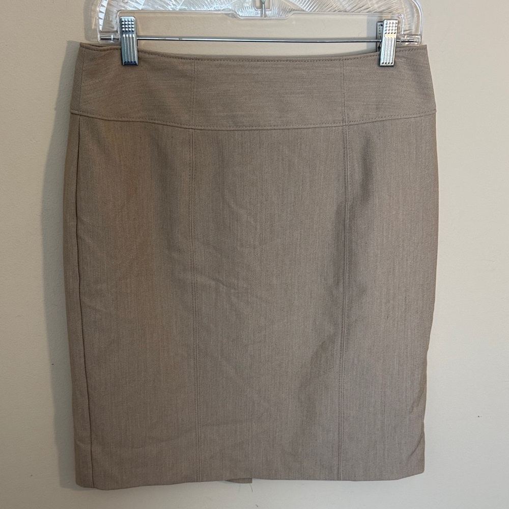 Worthington Women pencil skirt tan khaki size 10 stretch knee length